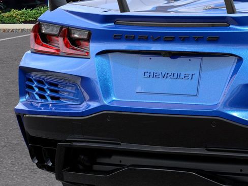 New 2025 Chevrolet Corvette E-Ray image 14