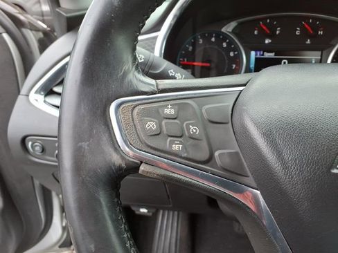 Used 2017 Chevrolet Malibu LT FWD image 19