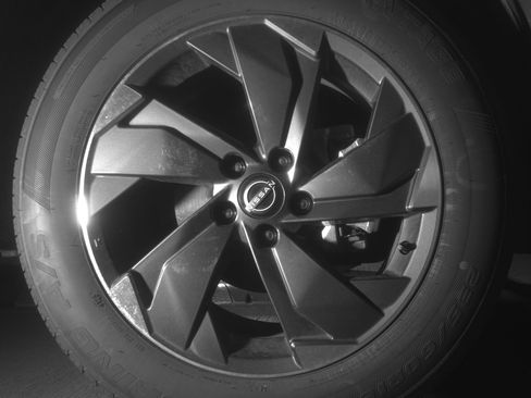 Used 2025 Nissan Rogue SV image 13