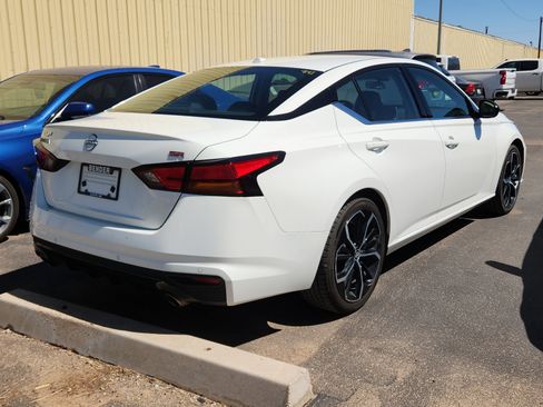 Used 2024 Nissan Altima 2.5 SR FWD image 3