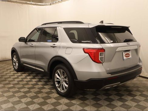 Certified 2023 Ford Explorer XLT w/ Equipment Group 202A RWD image 3