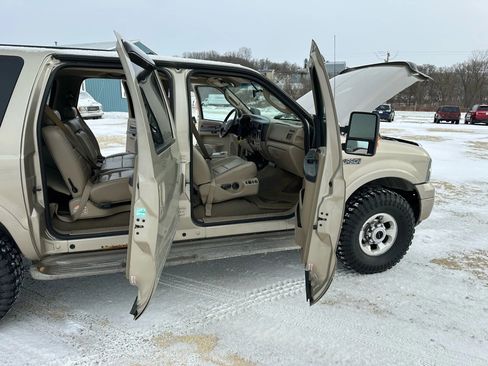 Used 2005 Ford Excursion Limited image 12