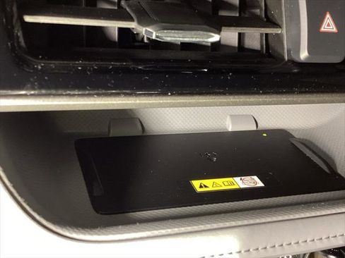 Certified 2023 Toyota Highlander XLE image 20