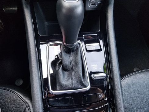 Certified 2023 Jeep Compass Limited image 21