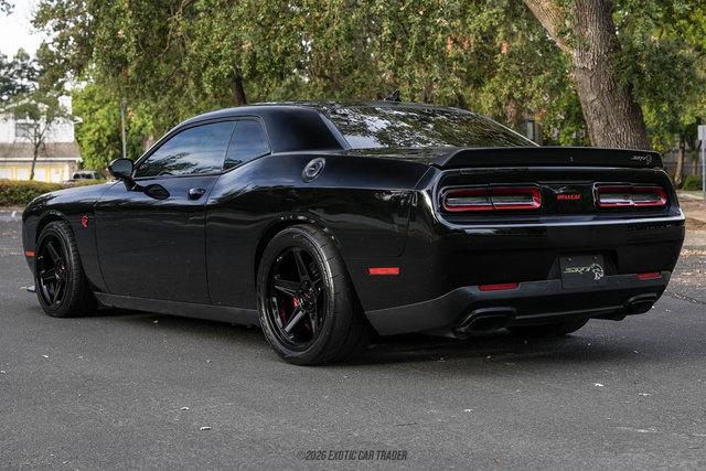 Used 2016 Dodge Challenger SRT Hellcat RWD image 6