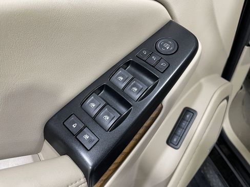 Used 2020 GMC Yukon Denali w/ Denali Premium Package image 17