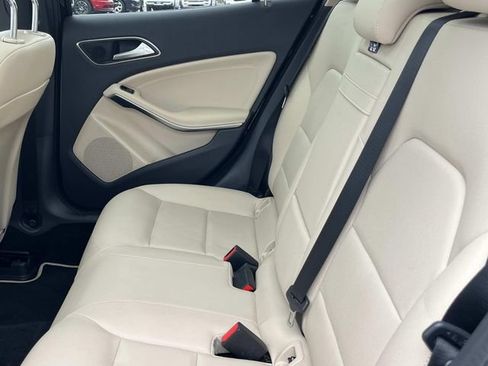 Used 2017 Mercedes-Benz GLA 250 4MATIC image 22