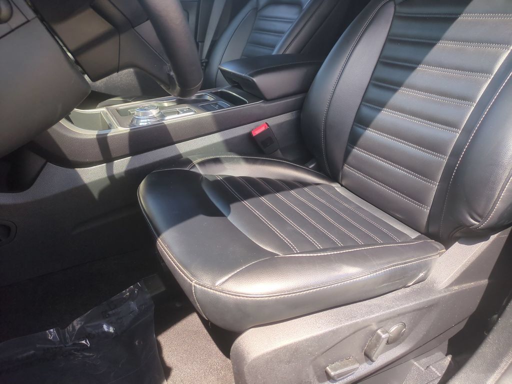 Used 2024 Ford Edge SEL AWD/4WD image 13