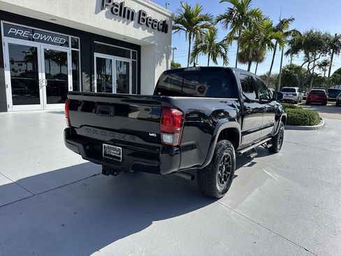 Used 2022 Toyota Tacoma SR5 w/ Technology Package RWD image 3