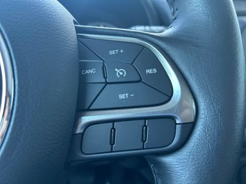 Used 2020 Jeep Renegade Limited w/ Safety and Security Group AWD/4WD image 37