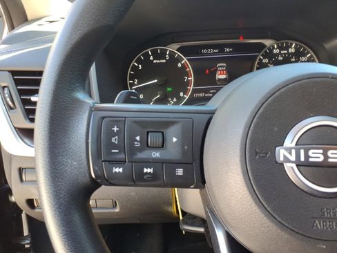 Used 2024 Nissan Rogue SV AWD/4WD image 12