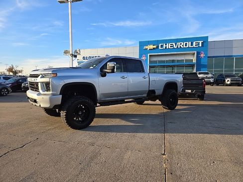 Used 2020 Chevrolet Silverado 3500 LTZ w/ LTZ Premium Package image 3