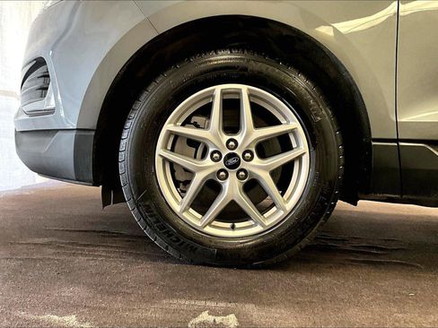 Used 2024 Ford Edge SEL w/ Convenience Package image 8