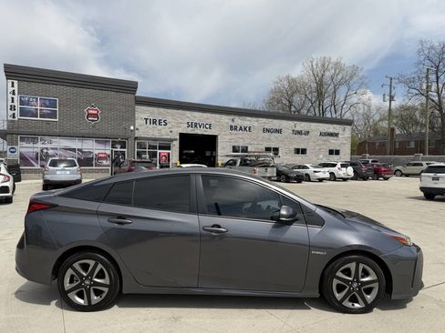 Used 2021 Toyota Prius Limited FWD image 13