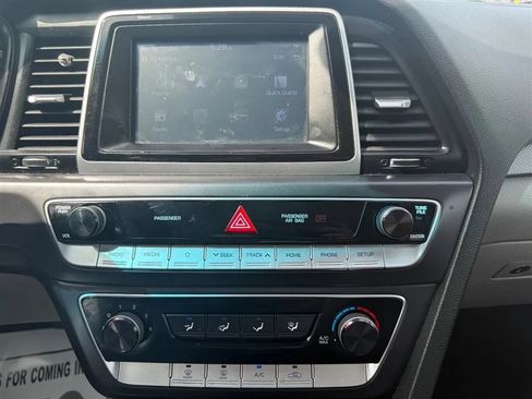Used 2019 Hyundai Sonata SE FWD image 16