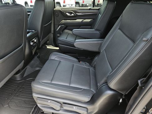 Used 2024 GMC Yukon XL Denali RWD image 34