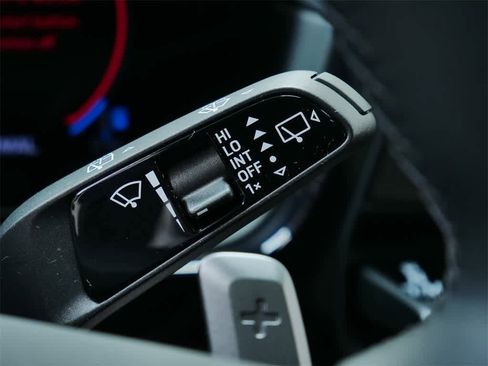 Used 2025 Porsche Cayenne image 23