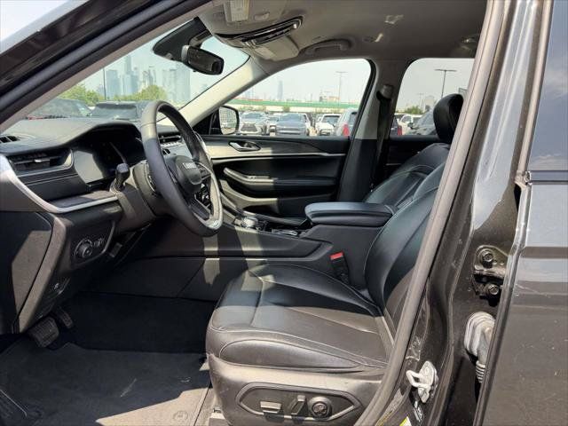 Used 2023 Jeep Grand Cherokee L Limited AWD/4WD image 20
