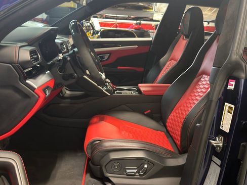 Used 2019 Lamborghini Urus image 13