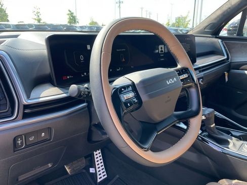 New 2026 Kia Sorento SX Prestige w/ Olive Brown Leather Package image 9