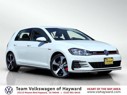 Used 2018 Volkswagen Golf 4-Door image 1