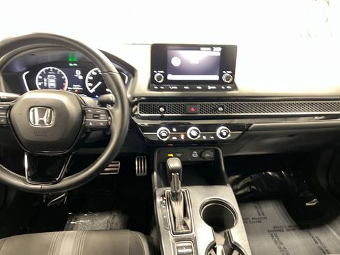 Used 2023 Honda Civic Sport image 11