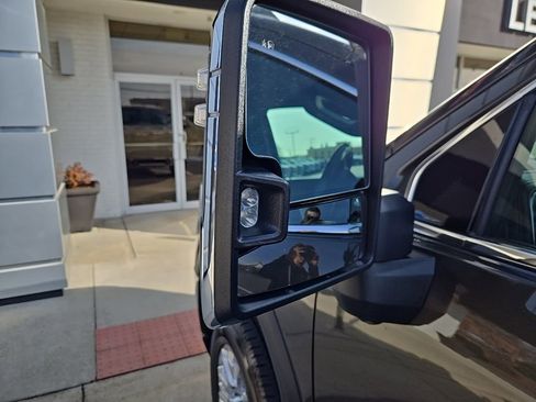 Used 2022 GMC Sierra 2500 Denali image 11