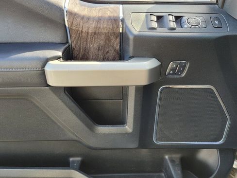 Used 2017 Ford F250 Lariat w/ Tow Technology Bundle image 28