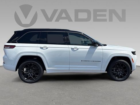 New 2026 Jeep Grand Cherokee Summit AWD/4WD image 4