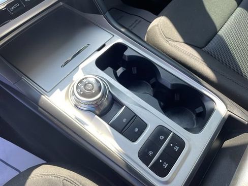 Used 2023 Ford Explorer XLT RWD image 21