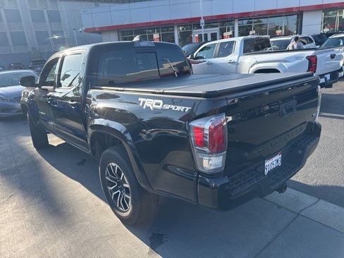 Used 2022 Toyota Tacoma TRD Sport image 5