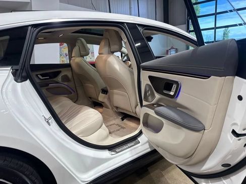 Used 2022 Mercedes-Benz EQS 450+ Sedan image 83