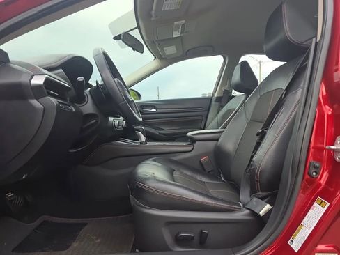 Used 2019 Nissan Altima 2.5 SR FWD image 14