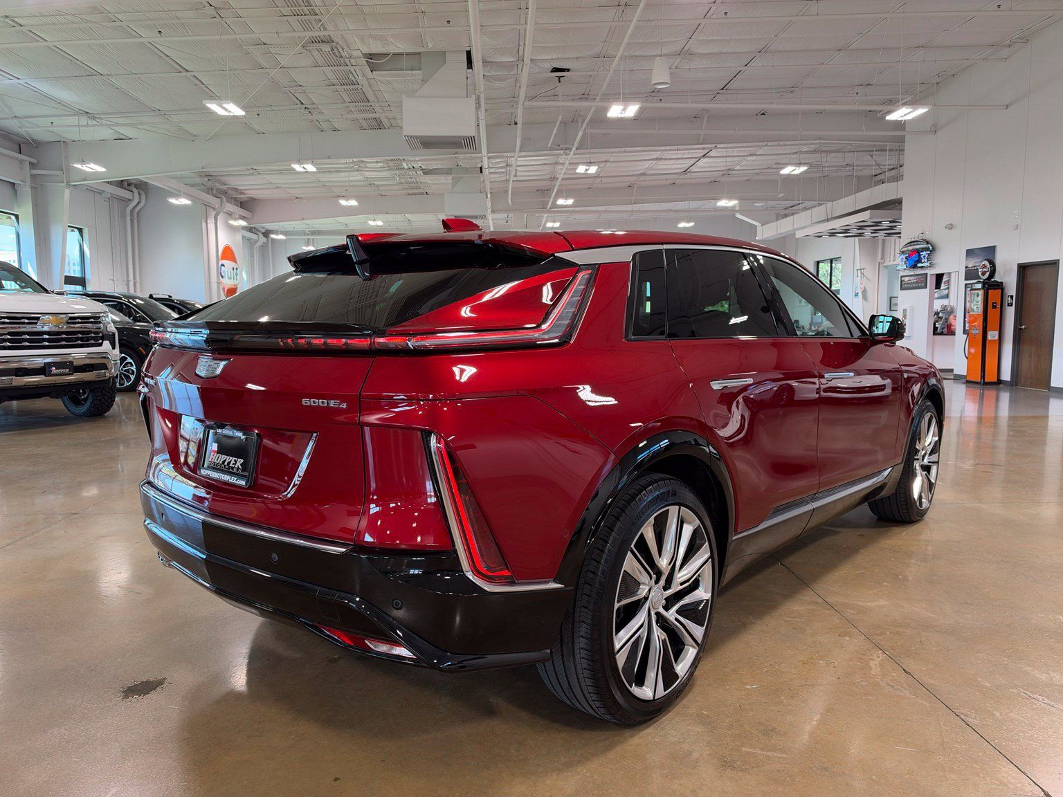 Used 2024 Cadillac Lyriq Luxury w/ LPO, Floor Liner Package AWD/4WD image 8