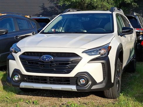 New 2025 Subaru Outback Limited image 4