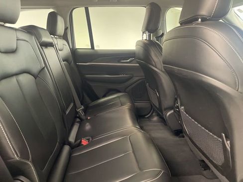 Used 2023 Jeep Grand Cherokee Limited image 32