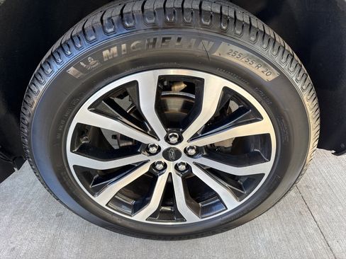 Certified 2020 Ford Explorer ST w/ Premium Technology Package image 19