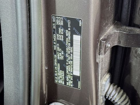 Used 2023 Volvo XC60 B5 Plus image 30