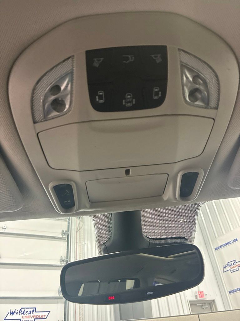 Used 2023 Chrysler Pacifica Limited FWD image 29