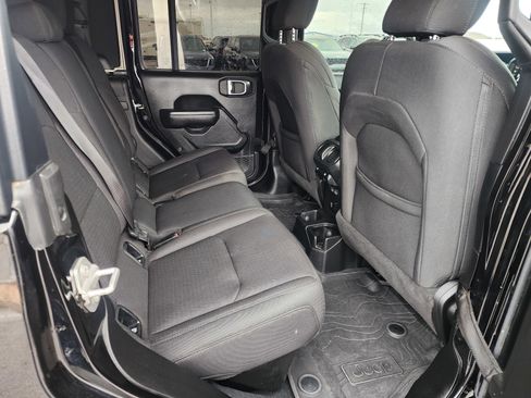 Used 2023 Jeep Gladiator Willys image 14