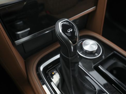 Used 2024 INFINITI QX80 Sensory image 16