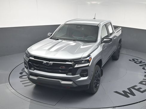 Used 2024 Chevrolet Colorado Z71 w/ Z71 Convenience Package 2 AWD/4WD image 30