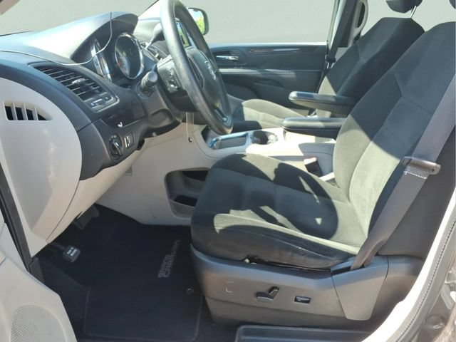 Used 2016 Dodge Grand Caravan SXT FWD image 15