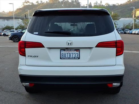 Certified 2017 Honda Pilot LX image 5