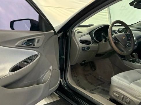 Used 2018 Chevrolet Malibu LT w/ Driver Confidence Package FWD image 30