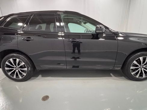 Certified 2025 Volvo XC60 B5 Core AWD/4WD image 5