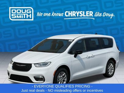 New 2026 Chrysler Pacifica Select