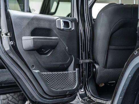 Used 2021 Jeep Wrangler Unlimited Sport image 38