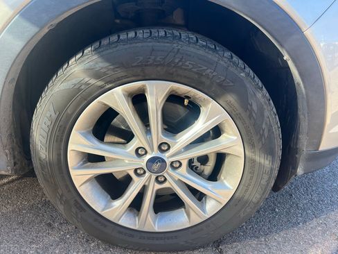 Used 2018 Ford Escape SE image 4