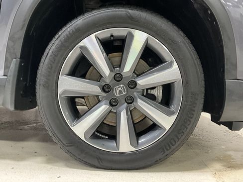 Used 2023 Honda Pilot Touring image 11